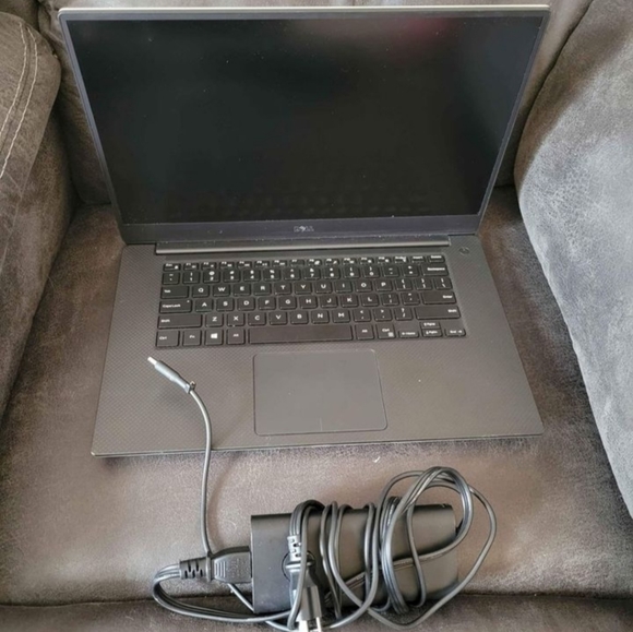 Dell Precision 5150 15.6" - Picture 3 of 5